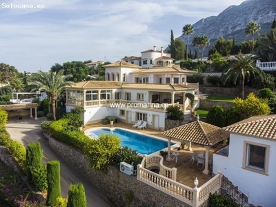 Exclusiva Villa de Lujo en Dénia con impresionantes vistas al mar y la ciudad