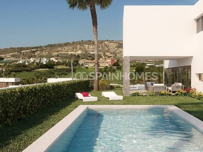 Lujosas Villas de Golf con Piscina Privada en Algorfa Alicante
