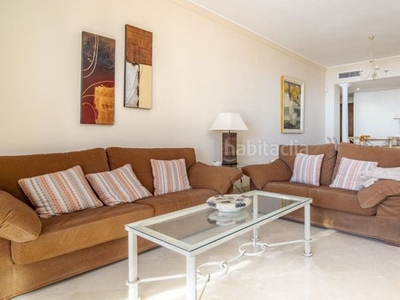Piso apartamento frontal al mar en new golden mille en Estepona