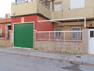 Piso con 2 habitaciones con parking y aire acondicionado en Cartagena