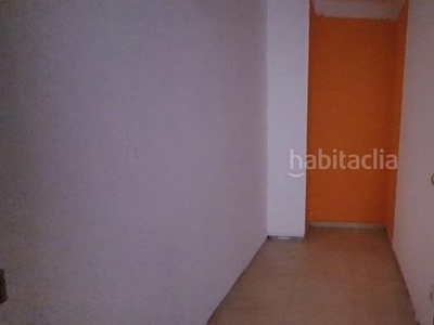 Piso con 3 habitaciones con calefacción en Balàfia Lleida