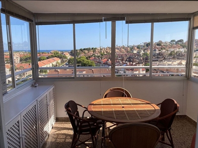 Piso en alquiler en Cabo de las Huertas de 3 habitaciones con terraza y piscina