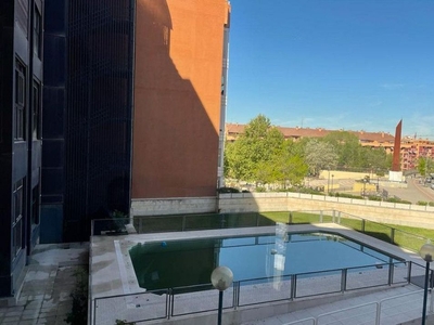 Piso en alquiler en Cáceres de 2 habitaciones con piscina y garaje