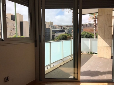 Piso en alquiler en calle Doctor Alfonso Chiscano Diaz de 3 habitaciones con terraza y piscina