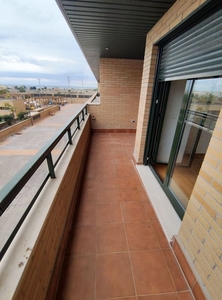 Piso en alquiler en calle Joan Miro de 2 habitaciones con terraza y piscina