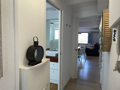 Piso en alquiler en Centre - Girona de 2 habitaciones con muebles y aire acondicionado