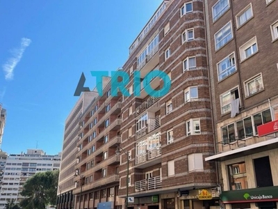 Alquiler de piso en Plaza España - Villa Pilar - Reyes Católicos - Vadillos de 4 habitaciones con terraza y balcón