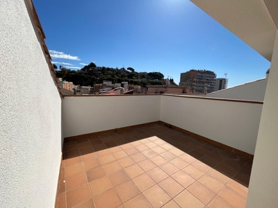Promoción pisos a estrenar, Dúplex de 116 m² de 3 Hab. con Terraza en el centro de Arenys de Mar.