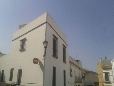 Venta Casa adosada en Calle Fuente Vinas s/n Carmona. Buen estado 169 m²