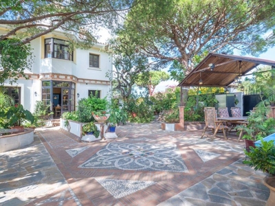 Venta Casa unifamiliar en De Suiza-ur Elviria Marbella. Con terraza 310 m²