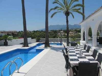 Venta Chalet en Calle Alcornoque Marbella. Muy buen estado plaza de aparcamiento 400 m²