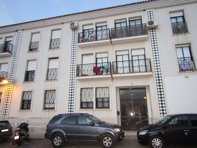 Venta de piso en Cartaya de 3 habitaciones con garaje y balcón