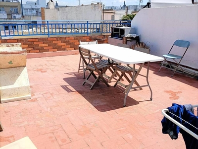 Venta Dúplex en Carrer Cinc Tarragona. Muy buen estado con terraza 114 m²