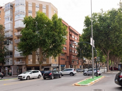 Venta Piso Cartagena. Piso de tres habitaciones en Reina Victoria Eugenia 38. Séptima planta con terraza