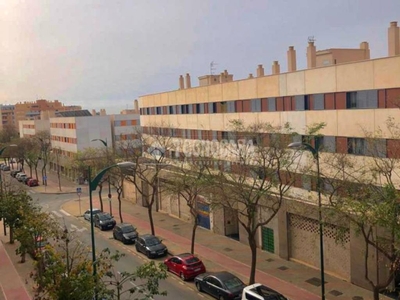 Venta Piso Málaga. Piso de cuatro habitaciones en Catedrático Cristóbal Cuevas 6. Muy buen estado entreplanta plaza de aparcamiento con terraza