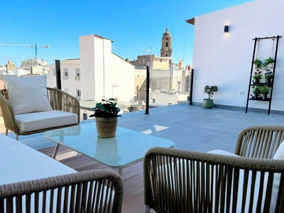 Venta Piso Málaga. Piso de tres habitaciones en granados. Quinta planta con terraza