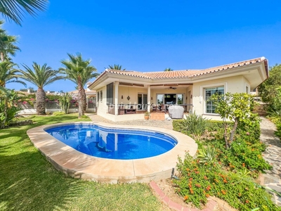 Villa en venta en Hipódromo-Cerrado del Águila, Mijas