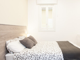 Habitación decorada en un apartamento de 5 dormitorios en Salamanca, Madrid