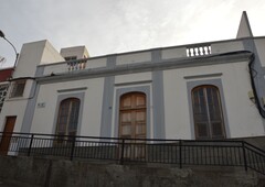 Venta de casa con terraza en Santidad (Arucas)