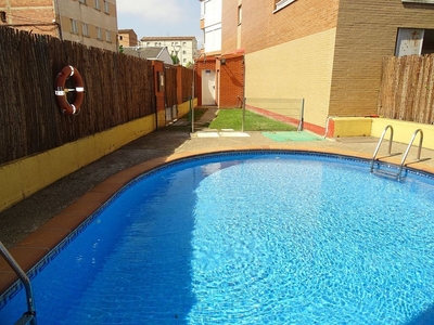 Alquiler de piso en Villamediana de Iregua de 2 habitaciones con terraza y piscina
