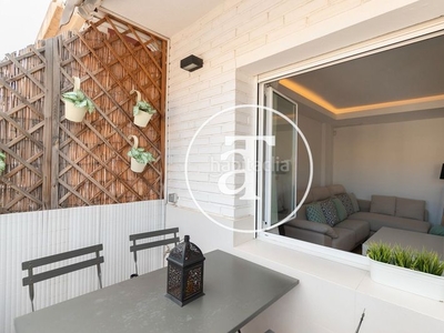 Alquiler piso ático en alquiler temporal de 2 habitaciones en eixample con terraza en Barcelona