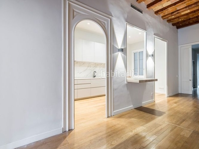 Alquiler piso céntrico reformado de 3 habitaciones y 3 baños en la dreta de l'eixample en Barcelona