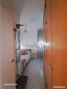 Alquiler piso con 2 habitaciones amueblado con ascensor y aire acondicionado en Sevilla
