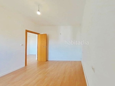 Alquiler piso con 2 habitaciones con ascensor y calefacción en Cornellà de Llobregat