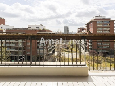 Alquiler piso con 3 habitaciones con ascensor, parking, calefacción y aire acondicionado en Barcelona