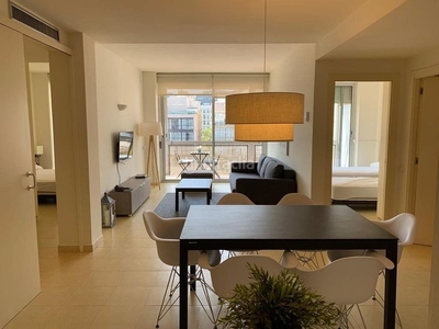 Alquiler piso de tres dormitorios en alquiler en eixample en Barcelona