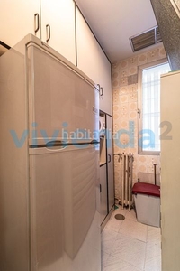 Alquiler piso en Delicias, 138 m2, 7 dormitorios, 2 baños, 2.200 euros en Madrid