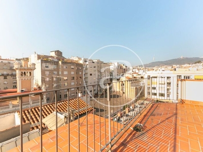 Alquiler piso sobreático amueblado en alquiler junto a plaza molina en Barcelona