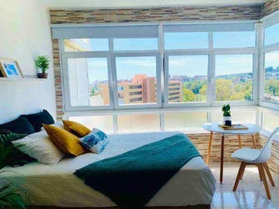 Alquiler Piso Torremolinos. Piso de una habitación en Calle la Colina. Primera planta