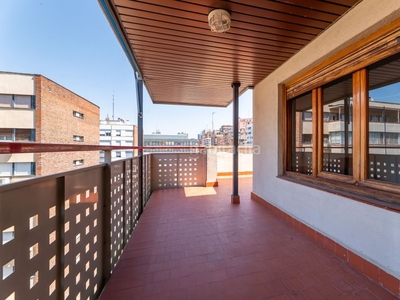Ático con 4 habitaciones con ascensor y aire acondicionado en Madrid