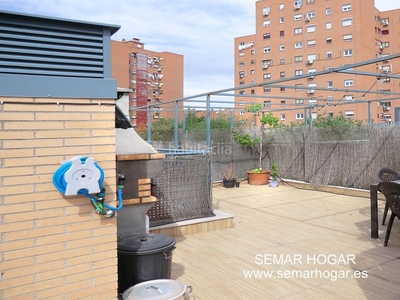 Ático junto al metro n.Numancia, 2 terrazas de 40 m2 y 10 m2 con bonitas vistas, garaje opcional , trastero, piscina en Madrid
