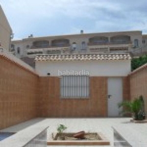Casa adosada en tallo 17 casa adosada con 4 habitaciones con parking en Cartagena