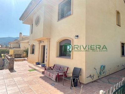 Casa ¡bonita villa con magnificas vistas al mar mediterráneo! en Benalmádena