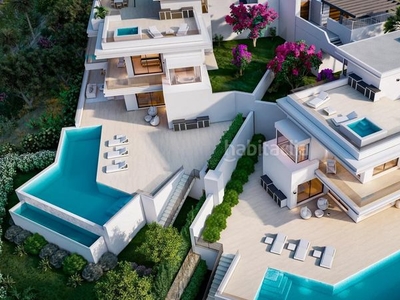 Casa con 5 habitaciones con piscina, calefacción, aire acondicionado, vistas al mar y vistas a la montaña en Marbella