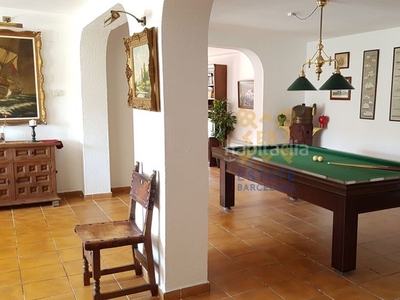 Casa con 6 habitaciones amueblada con piscina y calefacción en Lloret de Mar
