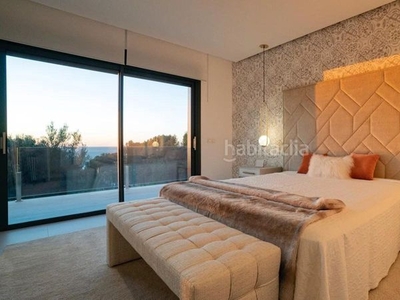 Casa con 7 habitaciones con parking, piscina, calefacción, aire acondicionado y vistas al mar en Benalmádena