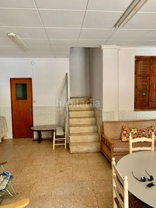 Casa de tres habitaciones, sala de estar, salón comedor, cocina, baño, zona lavanderia, patio interior.. en Alcúdia (l´)
