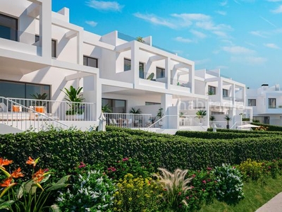 Casa pareada mejor unidad en golden view - casa semi-independiente con jardin enorme en Manilva