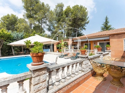 Casa unifamiliar con piscina en venta en Castellarnau en Sabadell