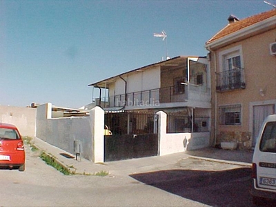 Chalet tres viviendas independientes. casa de pueblo (370 m2) con parcela de 504 m2, en Torres de la Alameda