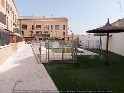 Dúplex con 2 habitaciones con ascensor, parking, calefacción y aire acondicionado en Alameda de la Sagra