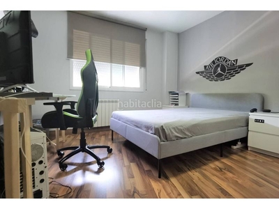 Dúplex de 4 habitaciones, estudio, balcón y 2 terrazas en Sant Vicenç de Castellet