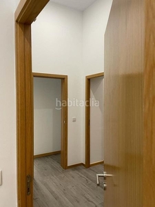 Piso céntrico en finca regia de 3 habitaciones con ascensor en Barcelona