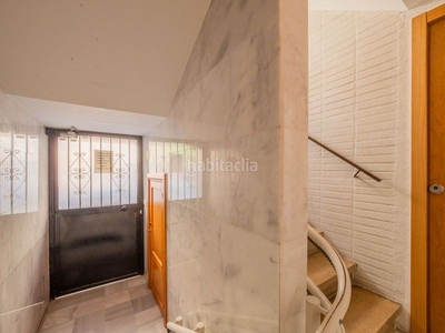 Piso con 3 habitaciones amueblado con aire acondicionado en Sevilla
