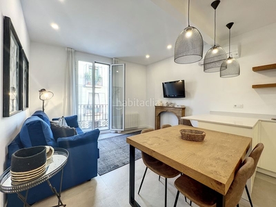 Piso con 3 habitaciones amueblado con ascensor, calefacción y aire acondicionado en Barcelona