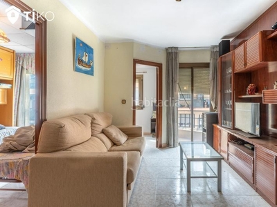 Piso con 3 habitaciones con aire acondicionado en Esplugues de Llobregat